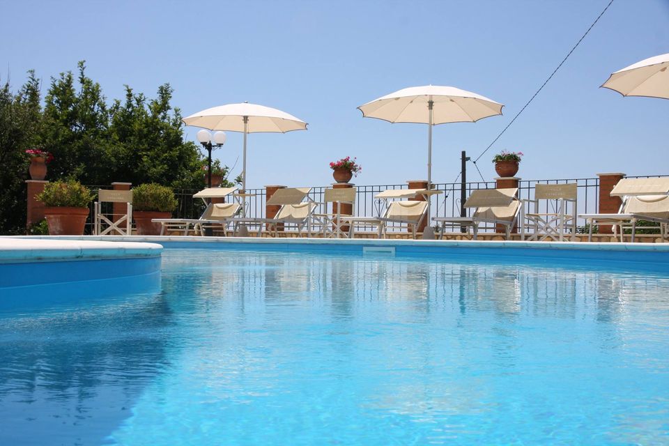 villa catalano piscina paola calabria